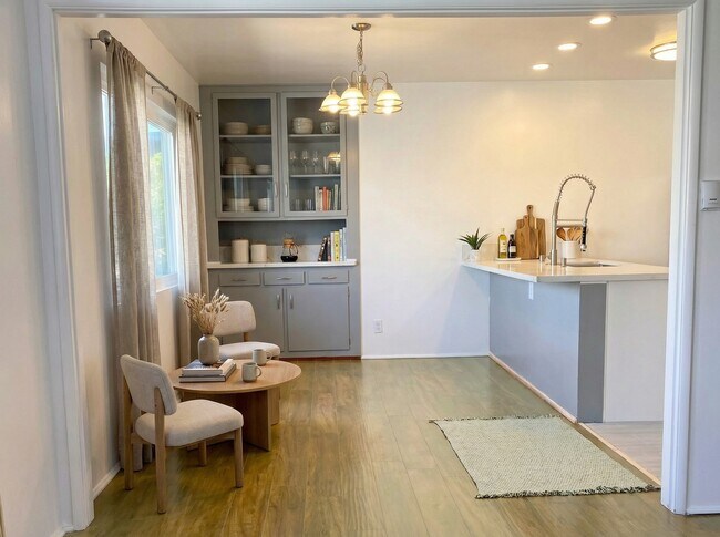 Foto del edificio - 325 E Stocker St