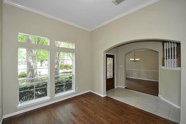 Building Photo - 83 W Knightsbridge Dr