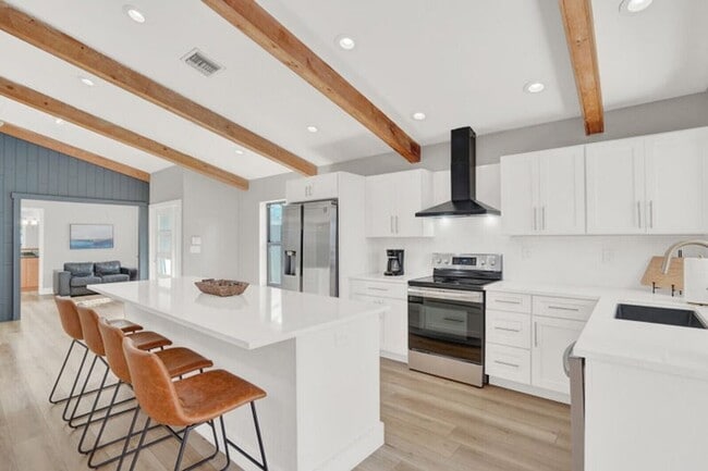 Foto del edificio - 940 Rainberry Lake Dr