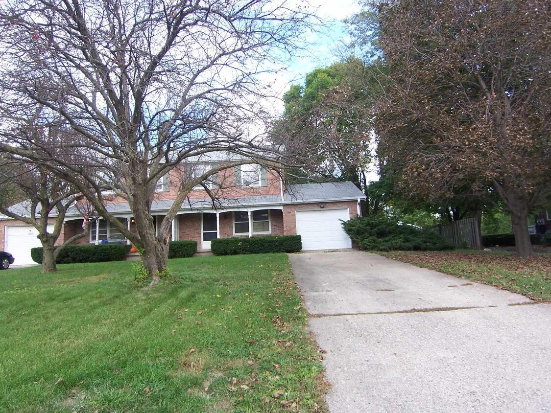 Primary Photo - 108 E Pine Ave