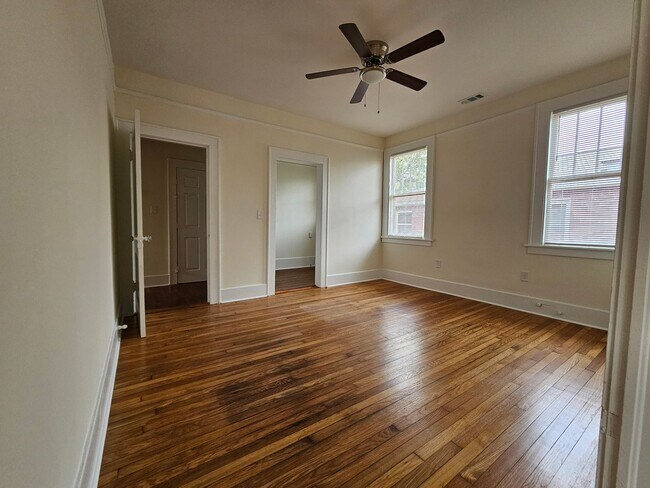 Foto del edificio - 515 E 49th St