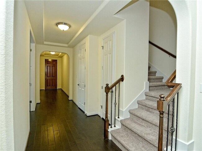 Building Photo - 15421 Cinca Terra Dr