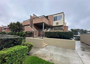 Building Photo - 1001 W Stevens Ave