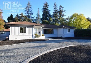 Building Photo - 3714 Mosswood Dr