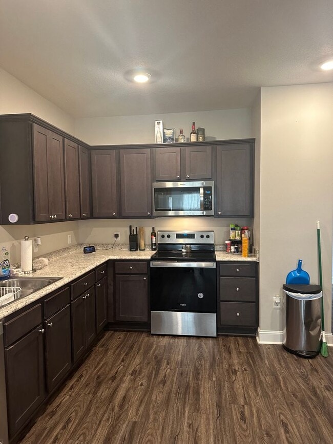 Foto del edificio - For Rent