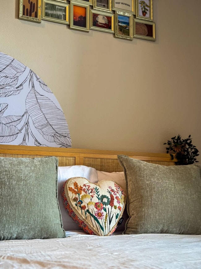 Building Photo - 9127 Research Blvd