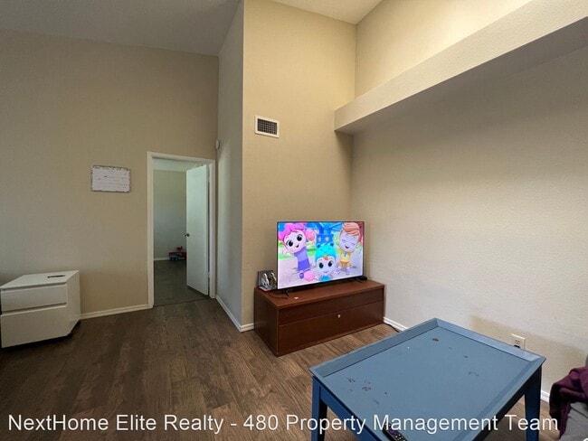 Building Photo - 2 br, 2 bath House - 7001 S 43rd Way