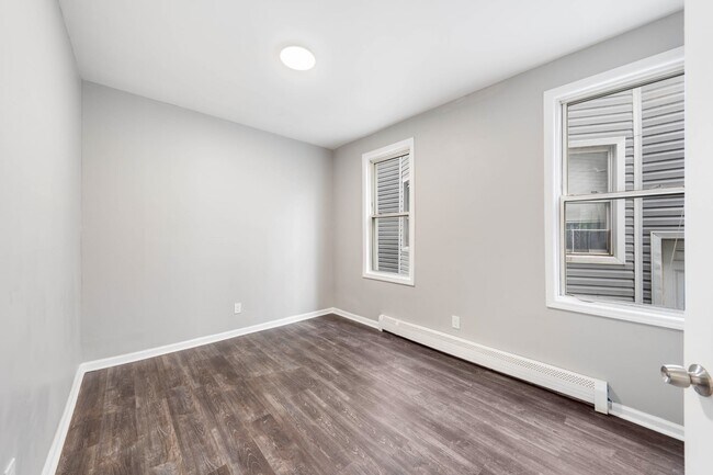Building Photo - 105 Rose Ter