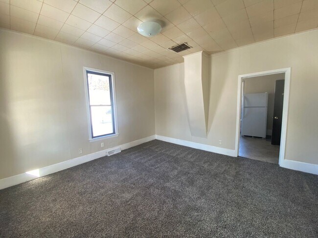 Building Photo - 3 br, 1 bath House - 15 N 14th Street