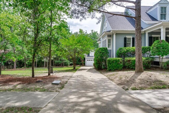 Foto del edificio - Beautiful home in Lake Carolina Harborside