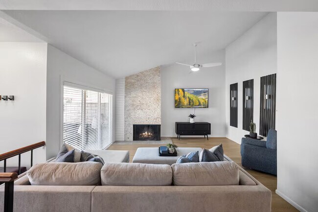 Foto del edificio - 2718 Nectarine Ave