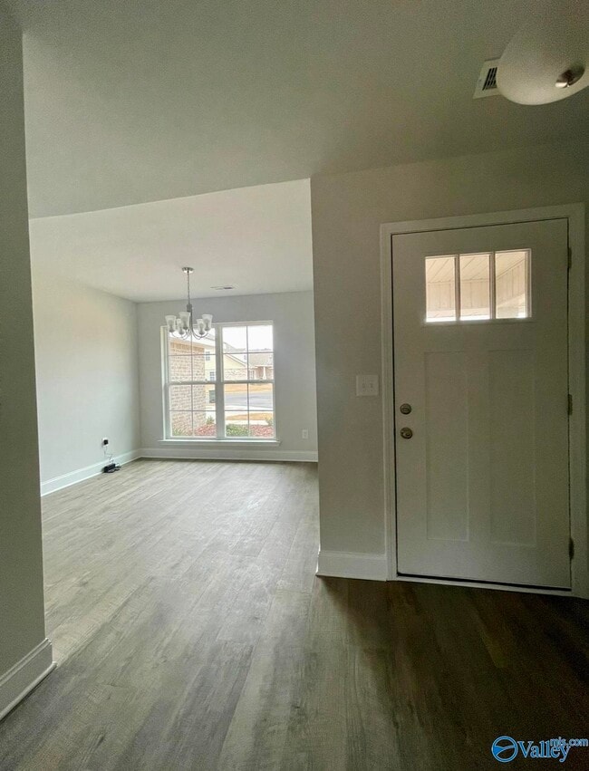 Building Photo - 272 Abercorn Dr