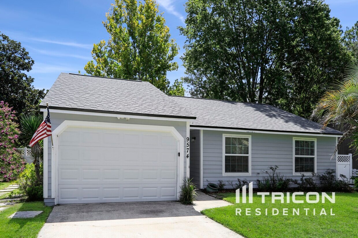 Foto principal - 9574 Villiers Dr N