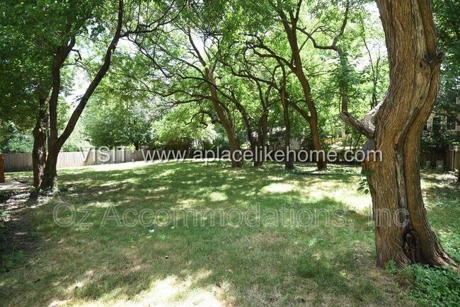 Foto del edificio - 15306 Riley St