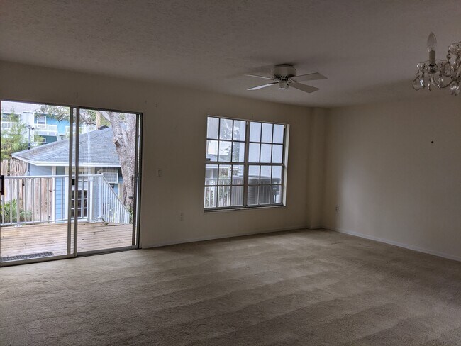 Building Photo - 4821 W Flamingo Rd