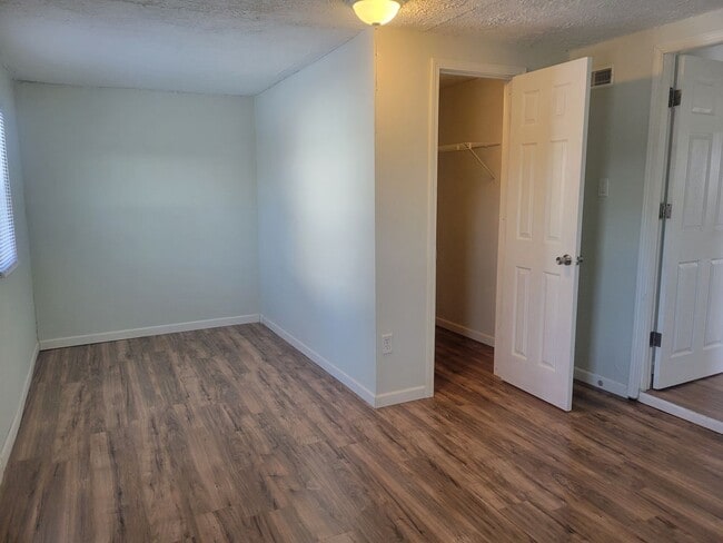 Foto del edificio - 4440 Saint Ann Ln