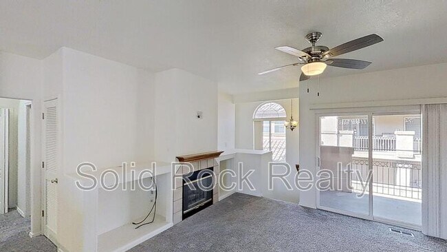 Foto del edificio - 1482 Courtyard Heights