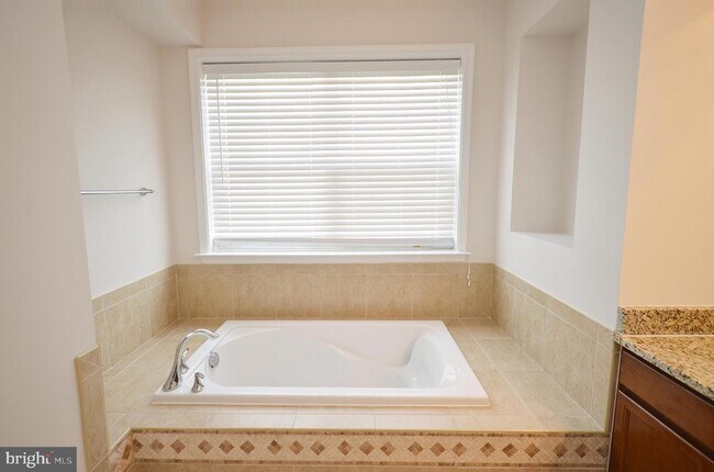 Foto del edificio - 22676 Ferncrest Terrace