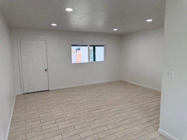 Building Photo - 2113 E Sunland Vista