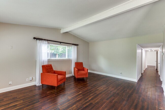 Foto del edificio - MID-CENTURY MODERN IN MACARTHUR PARK