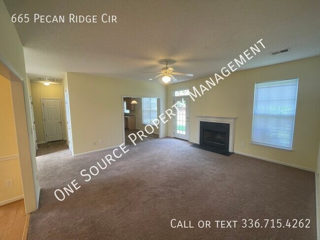 Foto del edificio - 665 Pecan Ridge Cir
