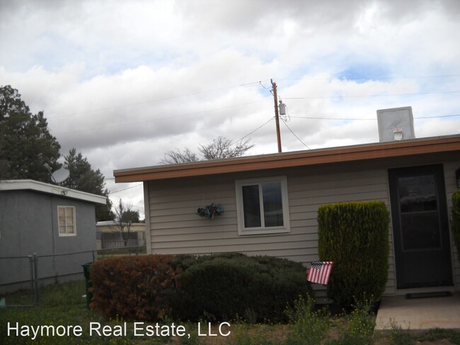 Building Photo - 2 br, 1.5 bath House - 127 E Yuma Street