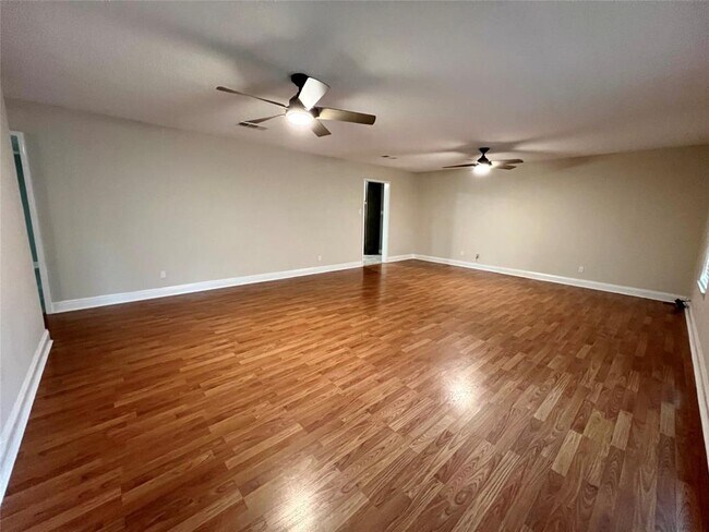 Building Photo - 795 Vogel Dr