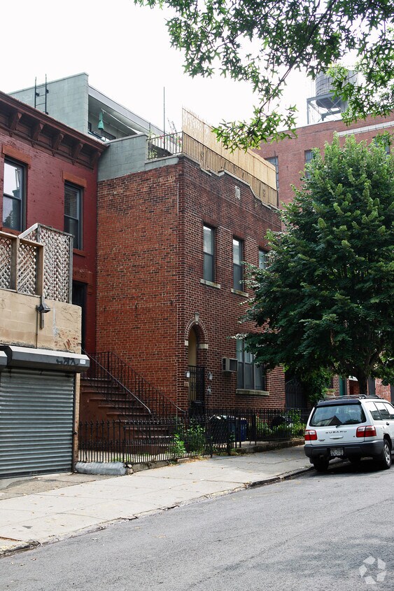 Building Photo - 327 14th St