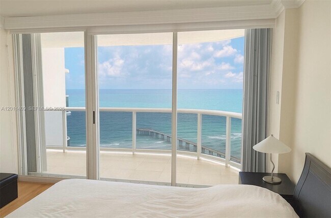 Foto del edificio - 16711 Collins Ave
