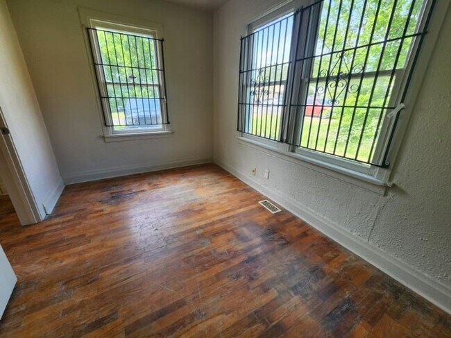 Foto del edificio - 3217 W 23rd St