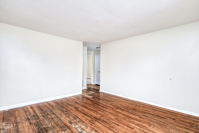 Foto del edificio - 11079 Jewett Ave