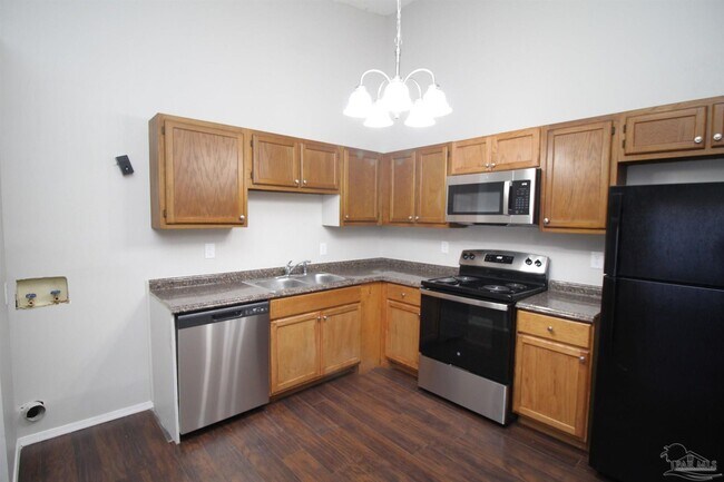 Foto del edificio - 6810 Tiki Ln