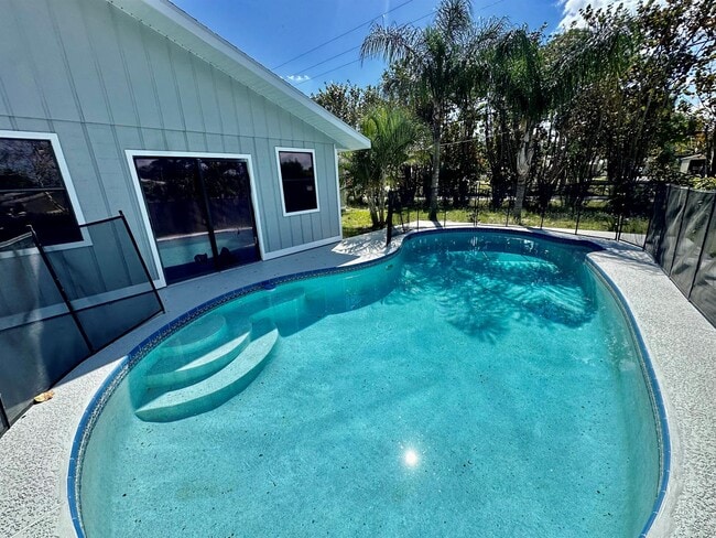 Building Photo - 6109 Tangelo Dr