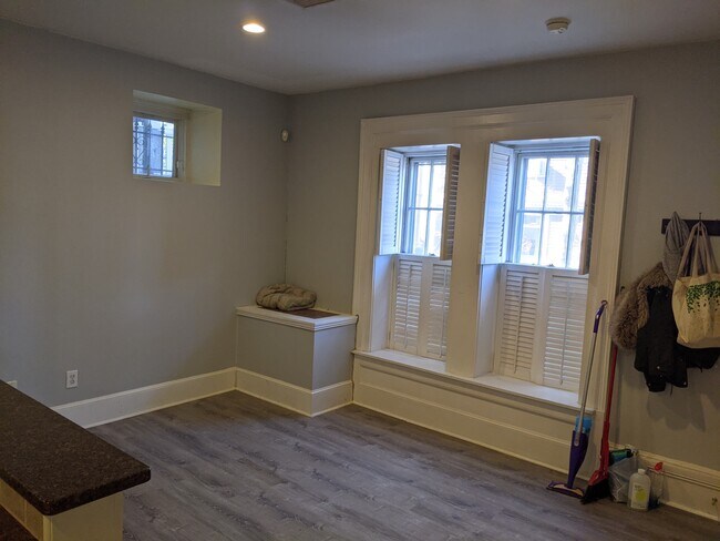 Living Room - 9 Benefit St