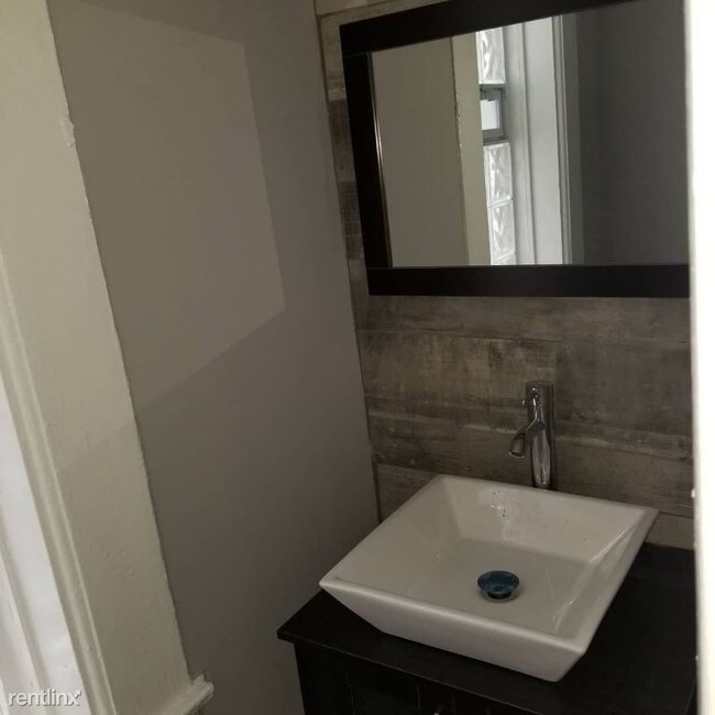 Building Photo - 3 br, 2.5 bath House - 3105 Durrell Ave