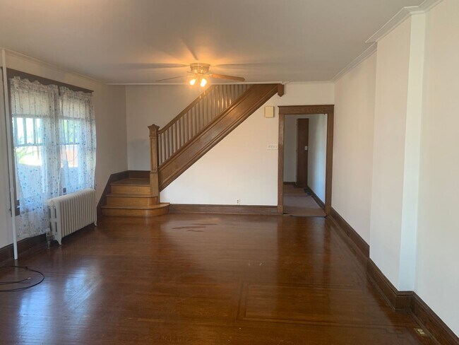 Foto del edificio - 3 Bedroom House with Shared Yard-Dallastow...