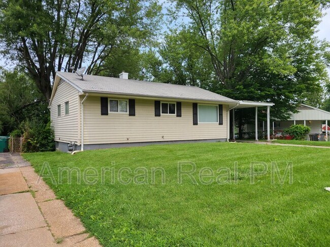 Building Photo - 10657 Spring Garden Dr