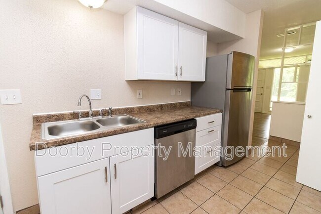Foto del edificio - 3101 Ellis Ave