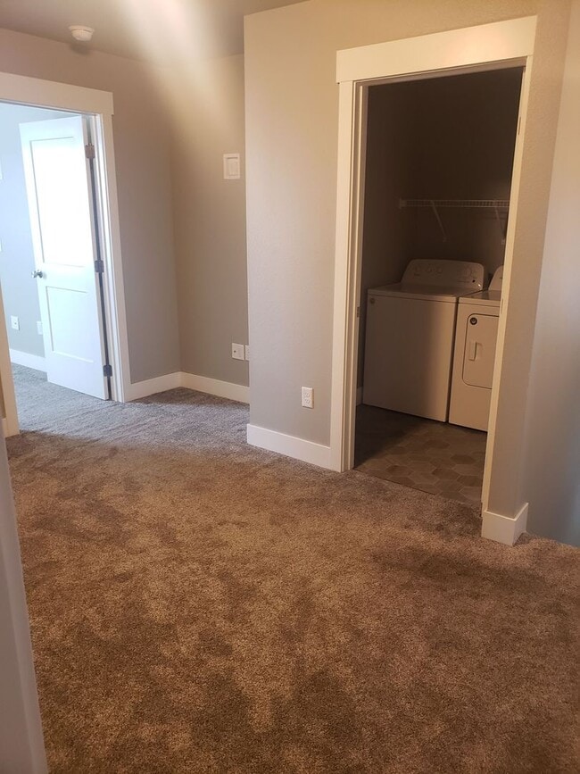 Building Photo - Beautiful 3 bed 2 bath home in Annafeld Su...