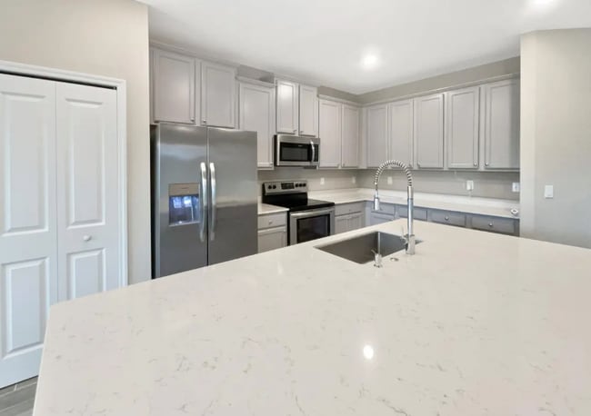 Building Photo - 2861 Brambleton Pl