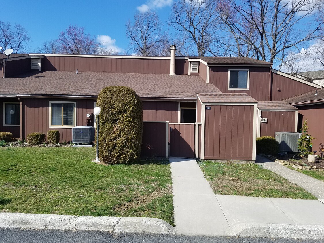 809 Lee Ct, Enola, PA 17025 Townhome Rentals in Enola PA