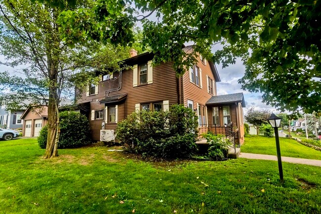 Foto del edificio - 57 Woods Ave