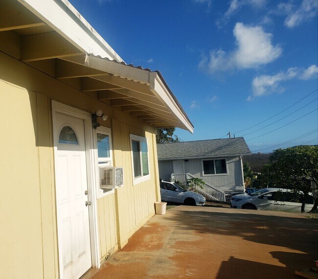 Building Photo - 99-520 Kaulainahee Pl