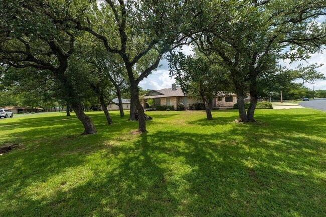 Building Photo - 300 Las Plumas Dr