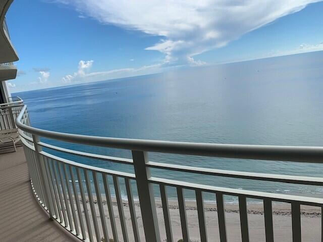 Foto del edificio - 3000 N Ocean Dr
