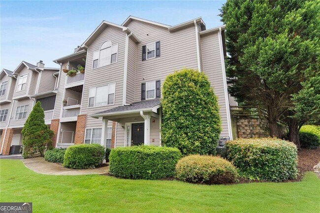 Foto del edificio - 701 Vinings Forest Ln