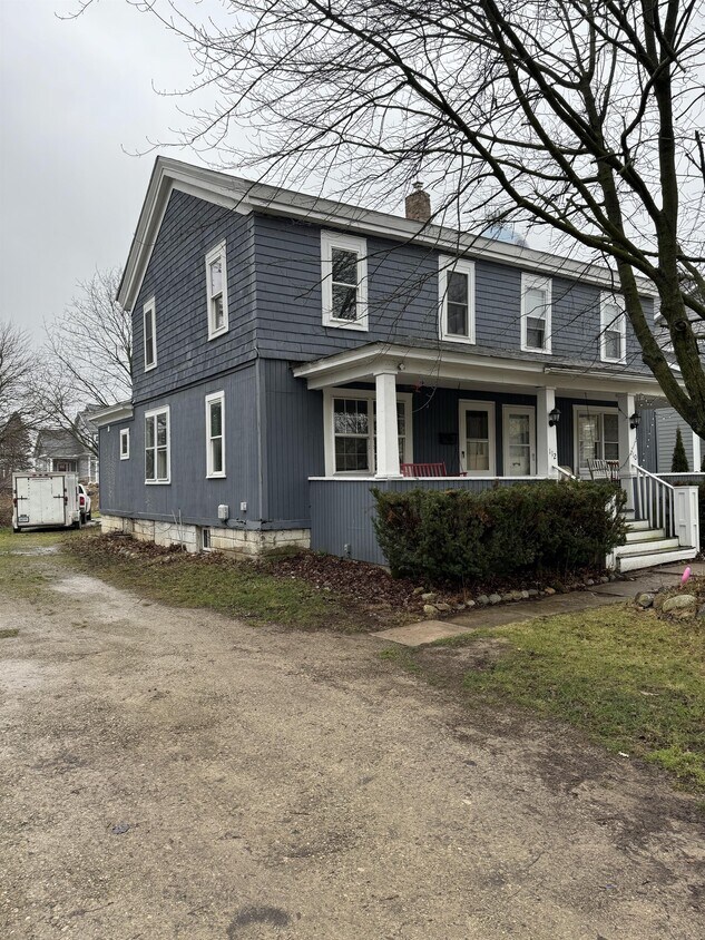 Primary Photo - 110 E Henry St