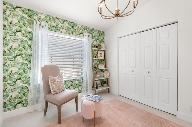 Foto del edificio - 15465 Lake Magnolia Pl
