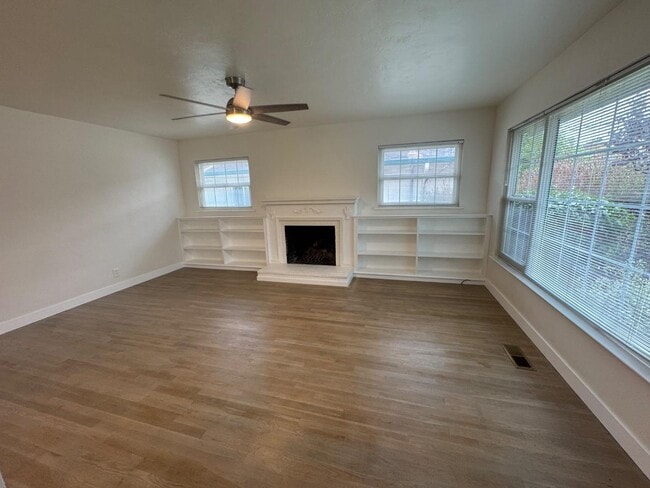 Building Photo - 429 Larkin St