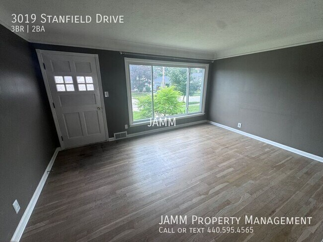 Foto del edificio - 3019 Stanfield Dr